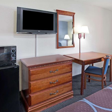 Super 8 By Wyndham Suwanee Hotell Eksteriør bilde