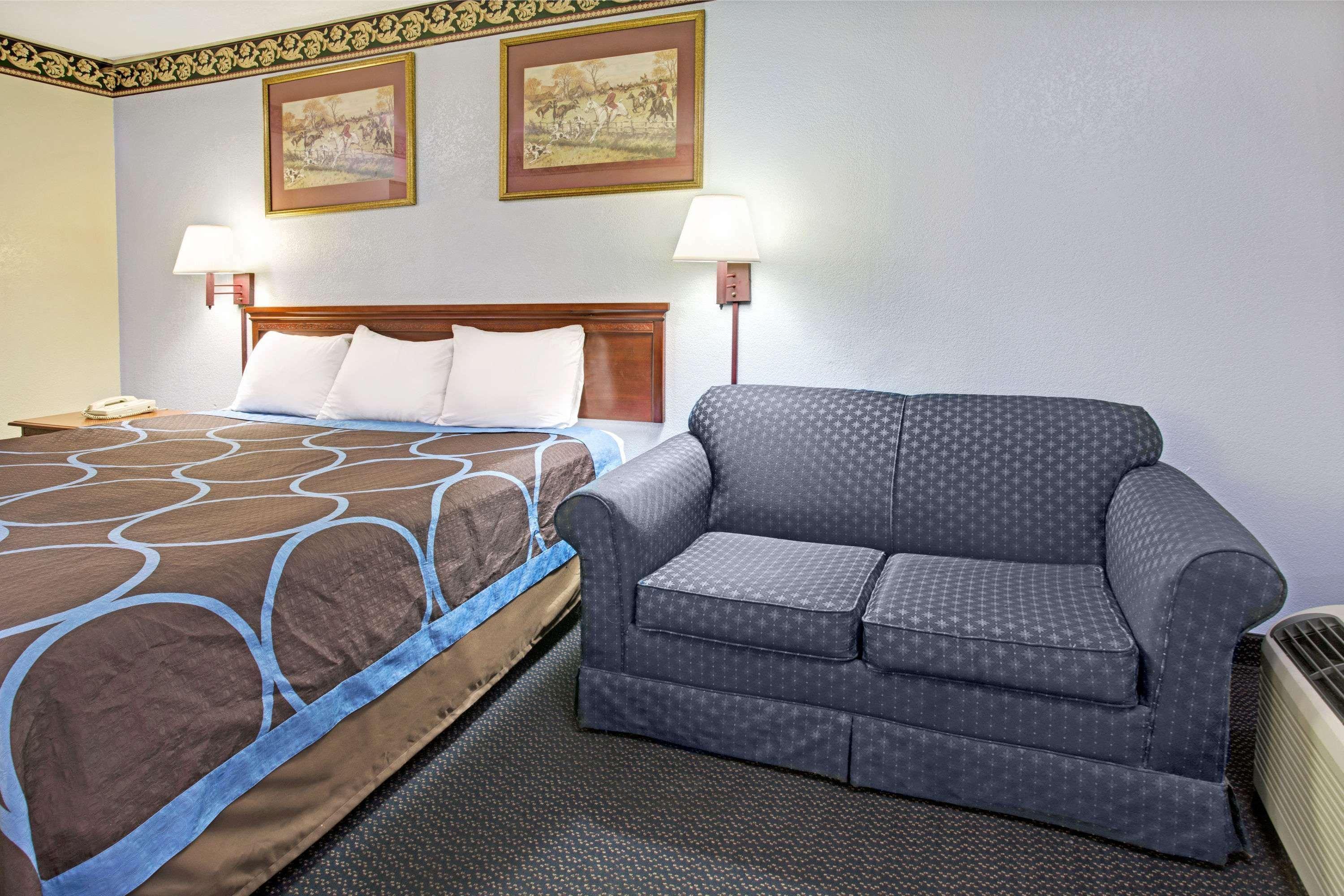 Super 8 By Wyndham Suwanee Hotell Eksteriør bilde