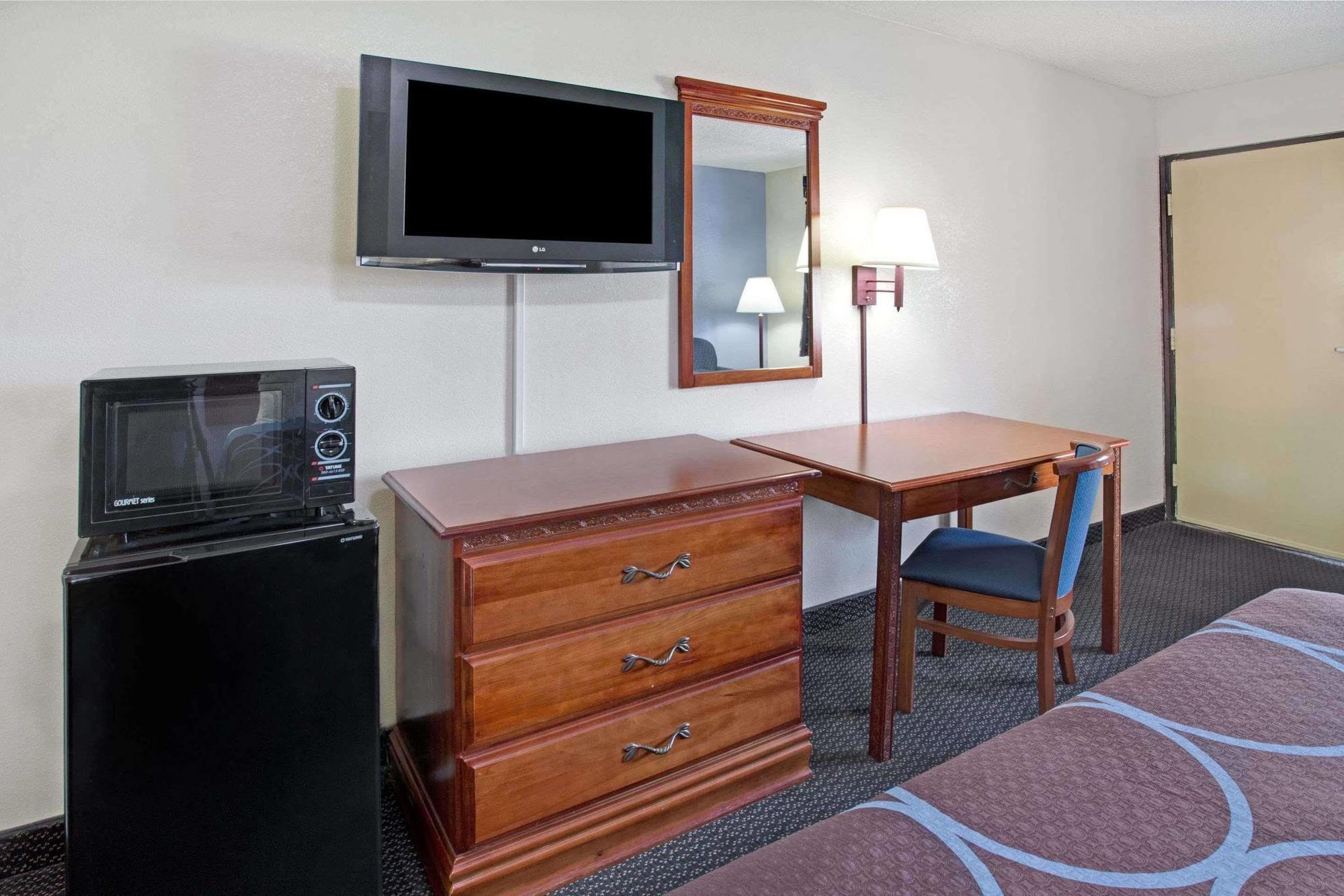 Super 8 By Wyndham Suwanee Hotell Eksteriør bilde