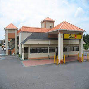 Super 8 By Wyndham Suwanee Hotell Eksteriør bilde